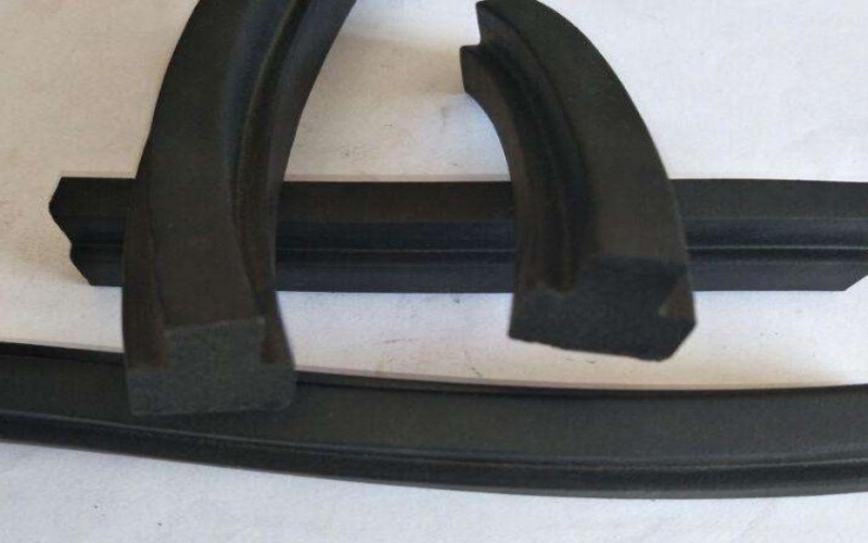 ?？蚝＞d膠條